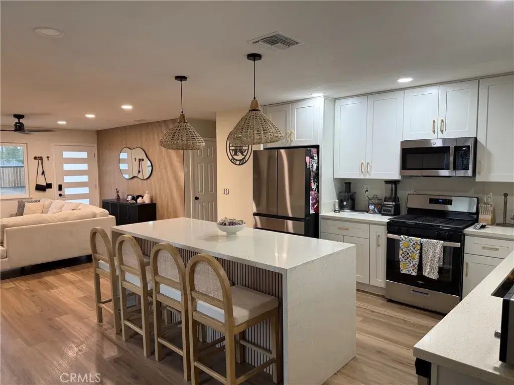 16480 Adelia Street, Hesperia