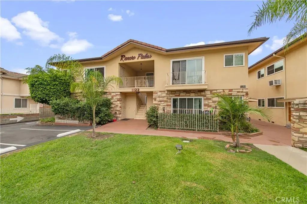 1122 W Huntington Drive 9, Arcadia