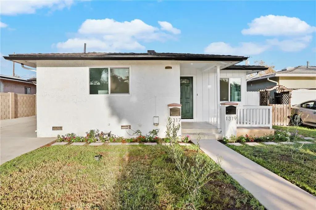 1317 S Baker, Santa Ana
