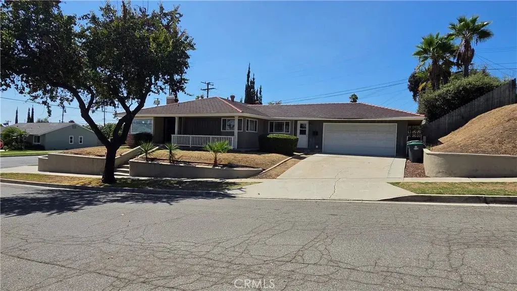 1201 N Lincoln Avenue, Fullerton