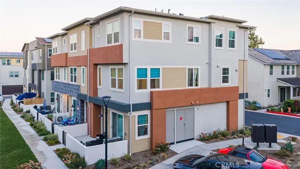 27131 Observation Court, Valencia