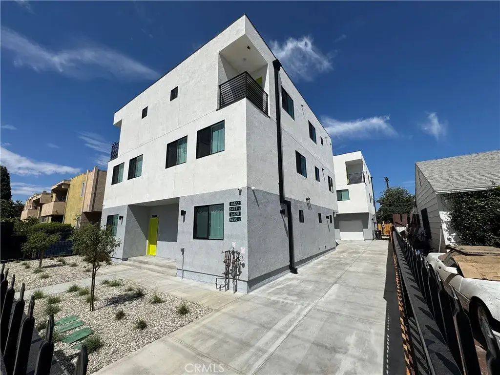 6420 Agnes, Los Angeles