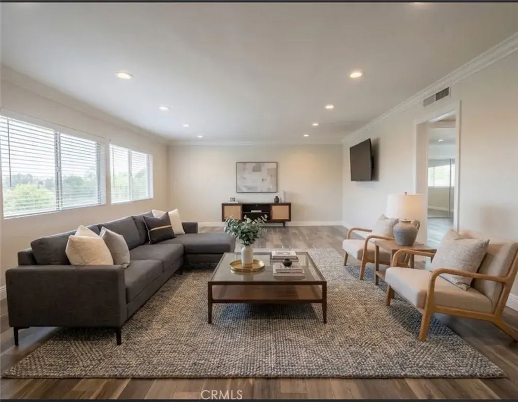 5354 Lindley 204, Los Angeles