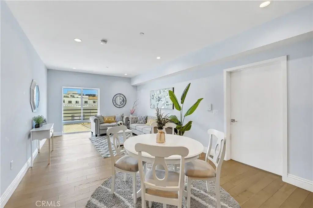 2939 Leeward 403, Los Angeles