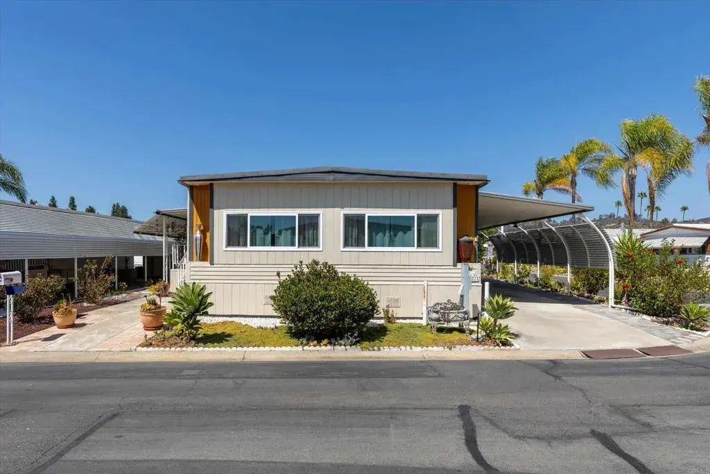 2280 E Valley 127, Escondido