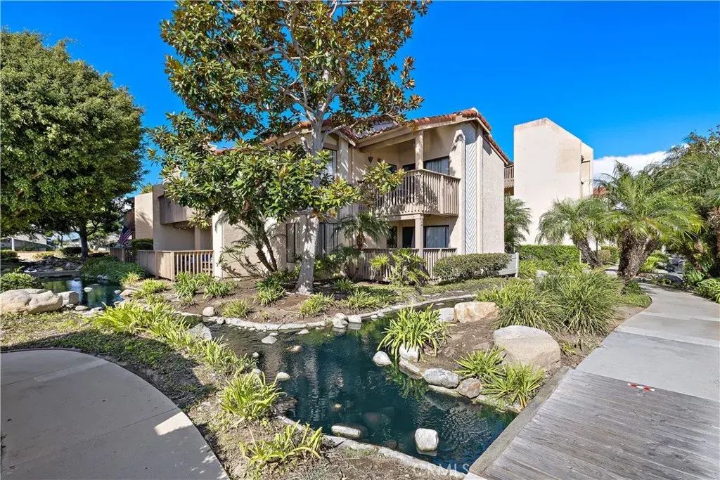 16512 Blackbeard Lane 204, Huntington Beach