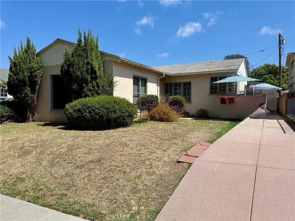 3246 Cerritos, Signal Hill