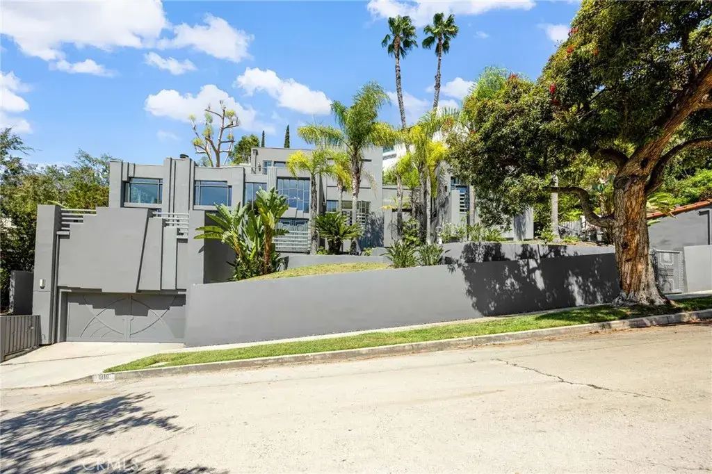4119 Dundee, Los Angeles