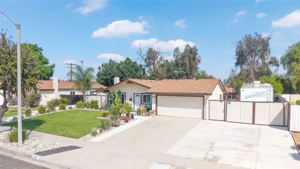 871 W Francis, Corona