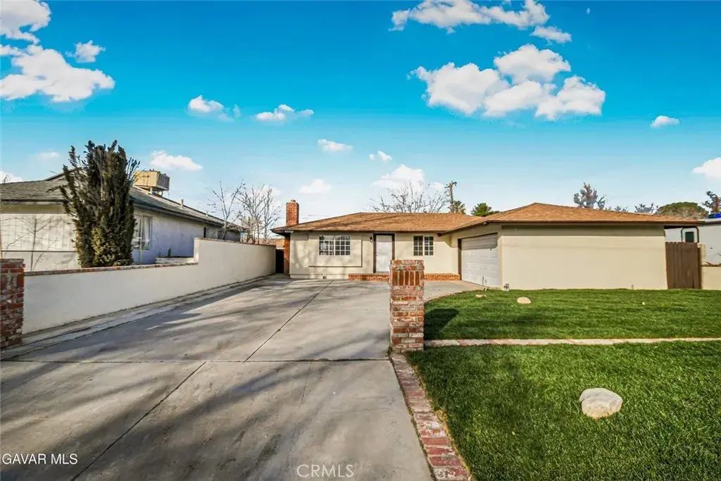 45503 11th Street West, Lancaster