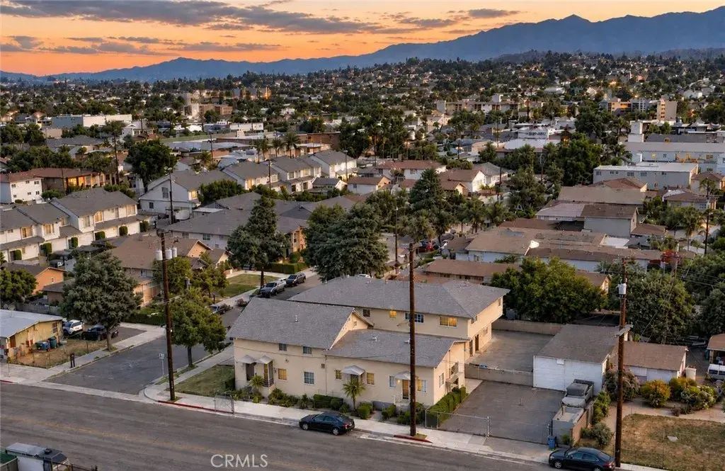 698 W Olympic, Montebello