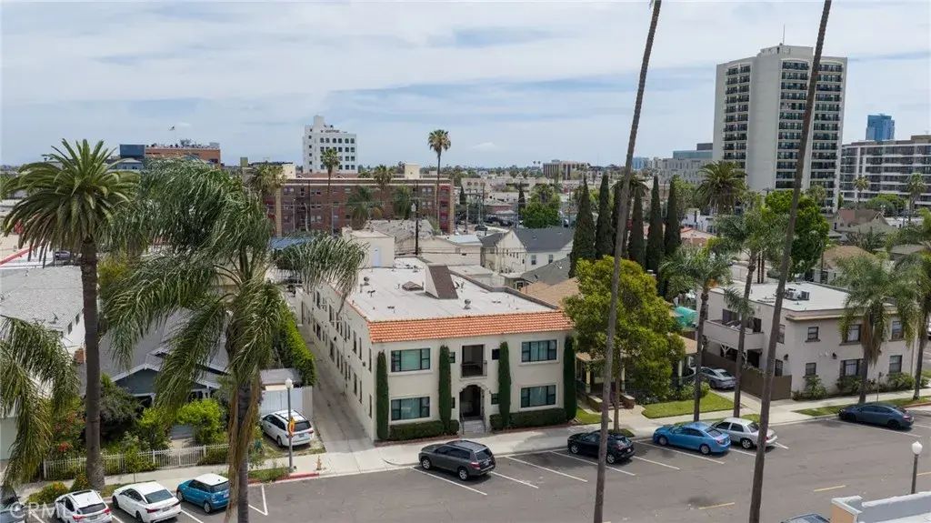 820 Cedar Avenue, Long Beach