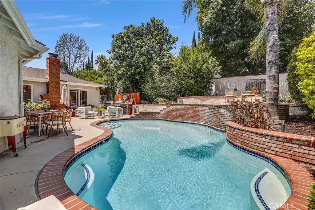 21701 Costanso Street, Woodland Hills
