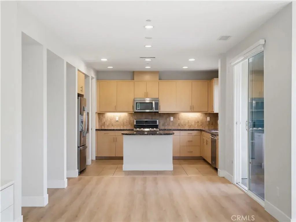1 Vantis Drive, Aliso Viejo