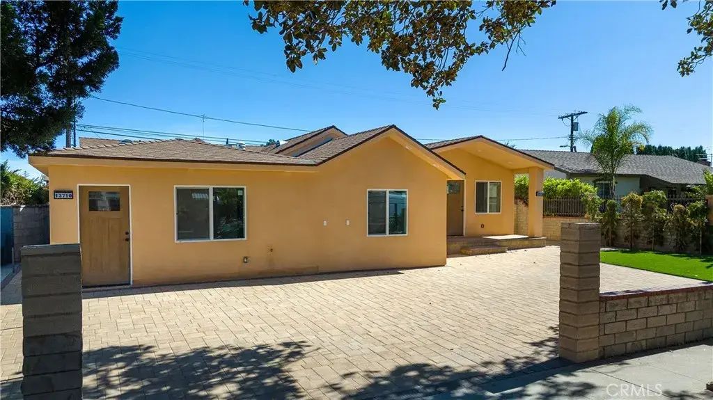 13712 Community, Panorama City