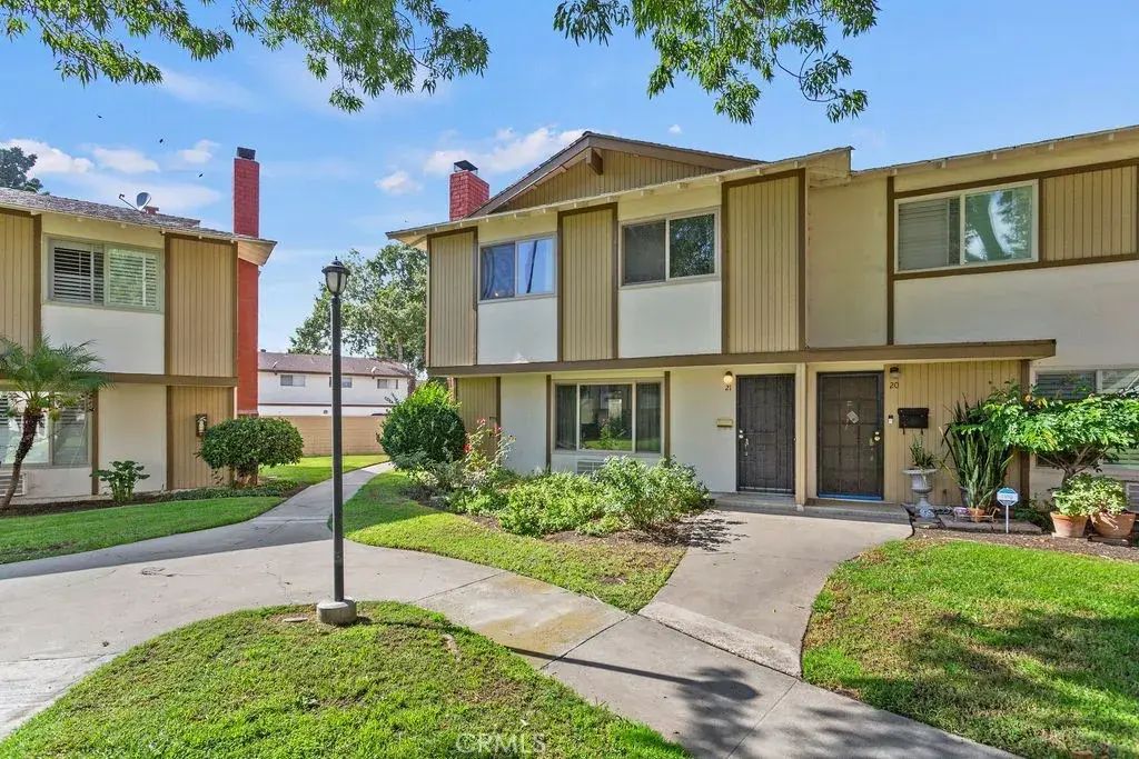 1722 Mitchell Avenue 21, Tustin