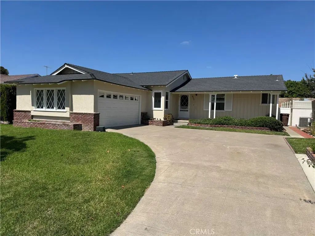 933 W Autumn Drive, Anaheim