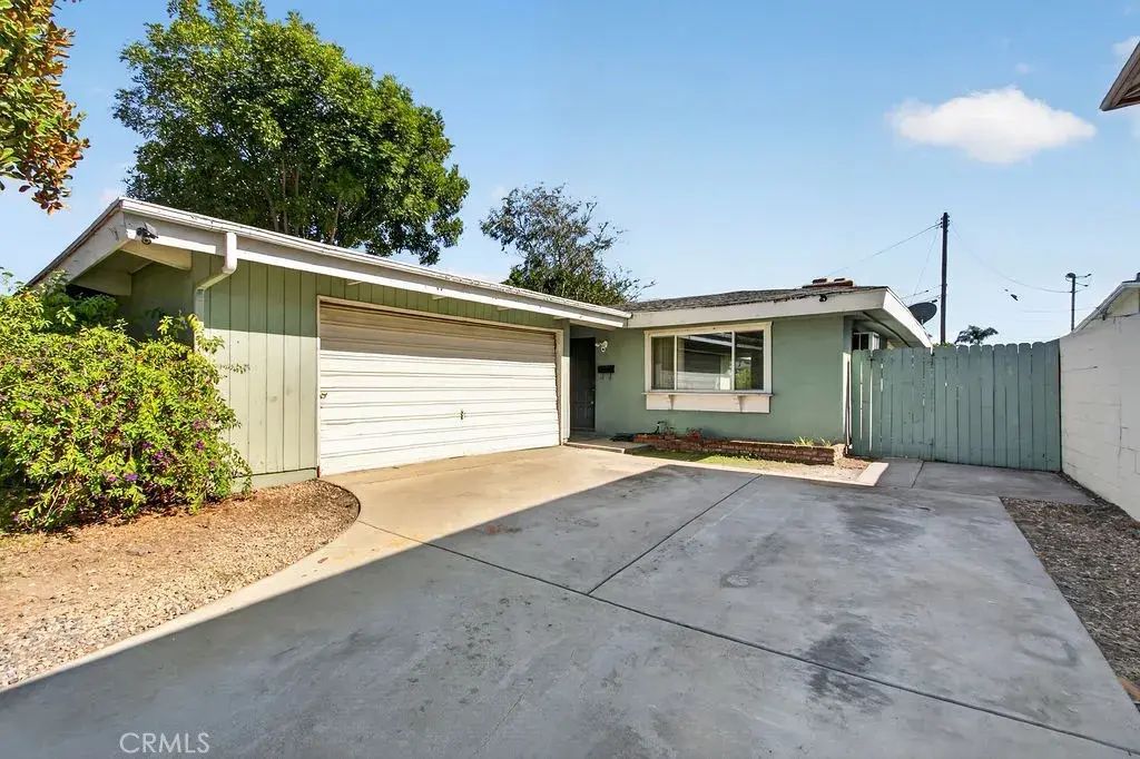 2006 Nutwood Avenue, Fullerton