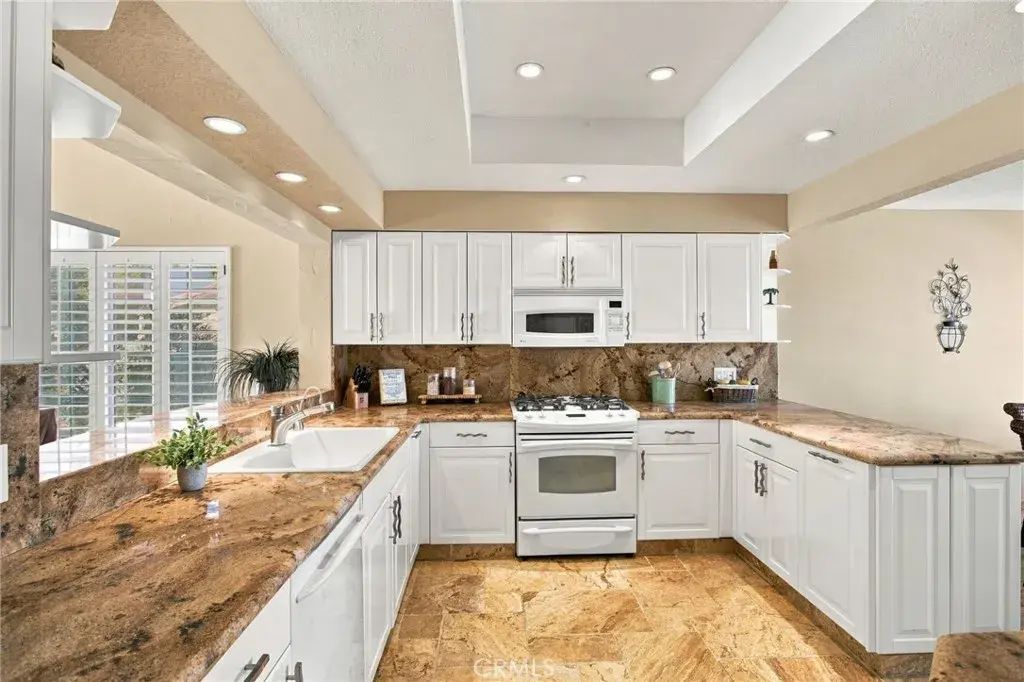 684 Vista Lago Circle North, Palm Desert