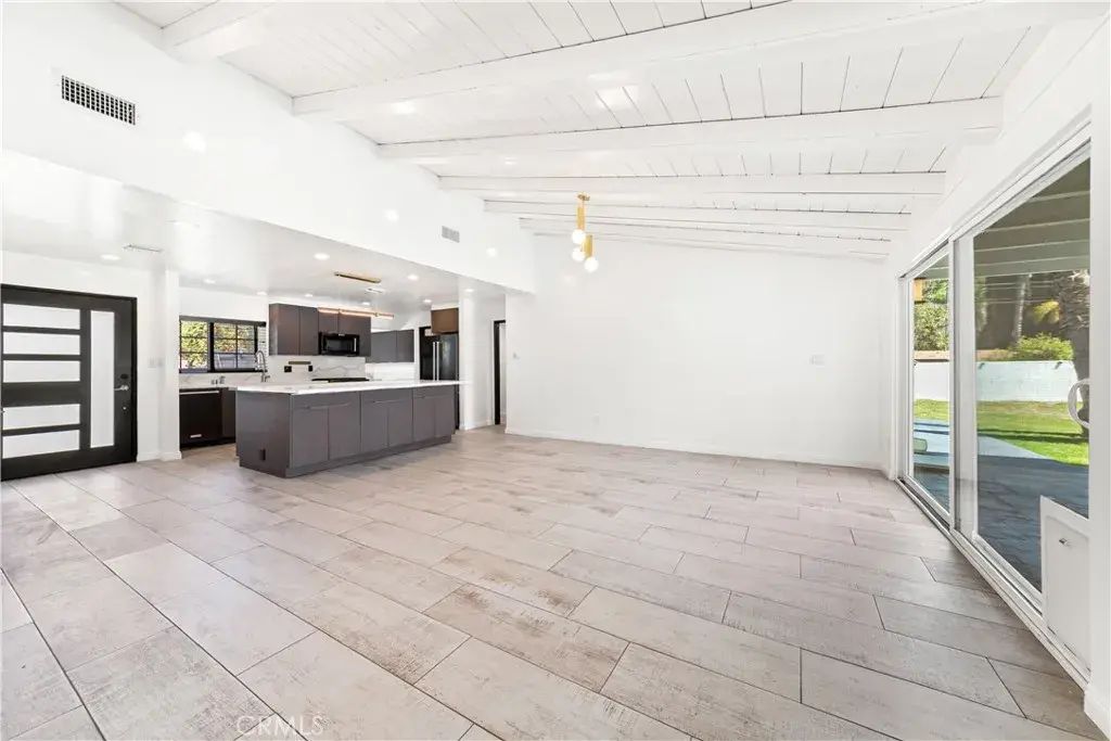 17600 Stare Street, Northridge