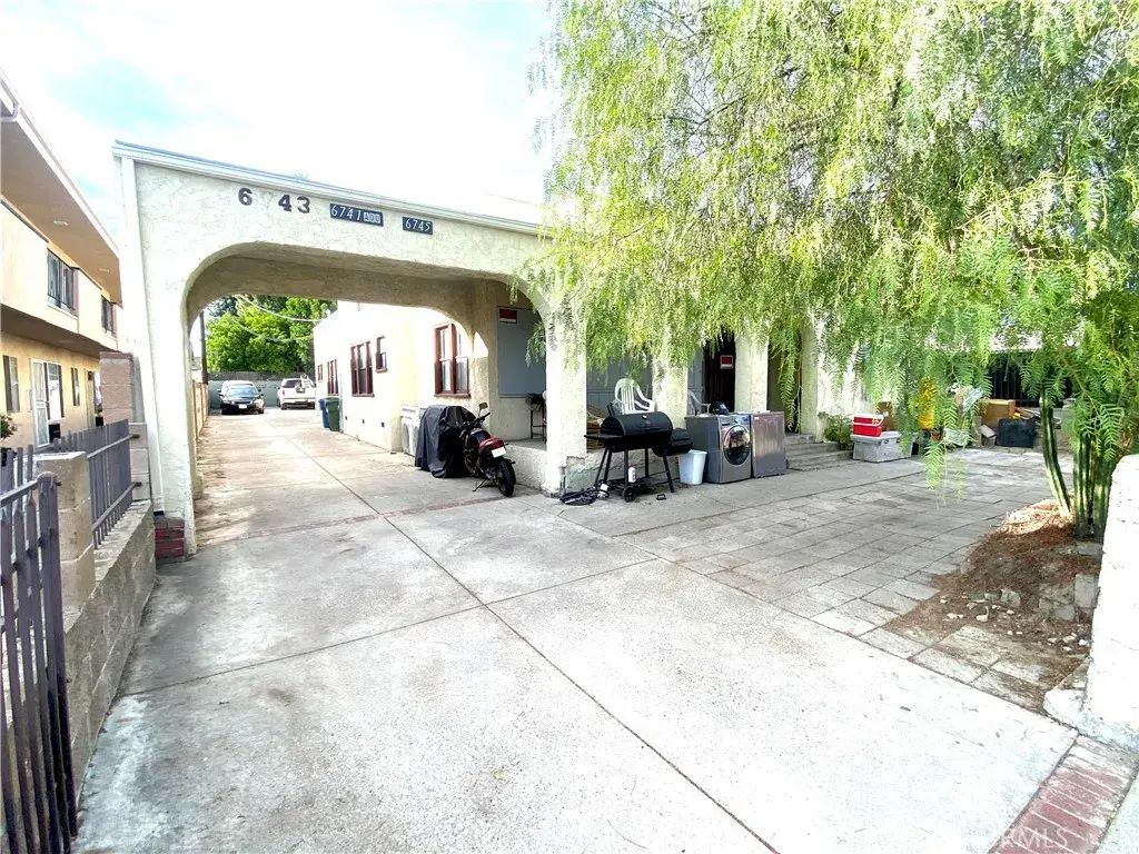 6743 Tujunga Avenue, North Hollywood