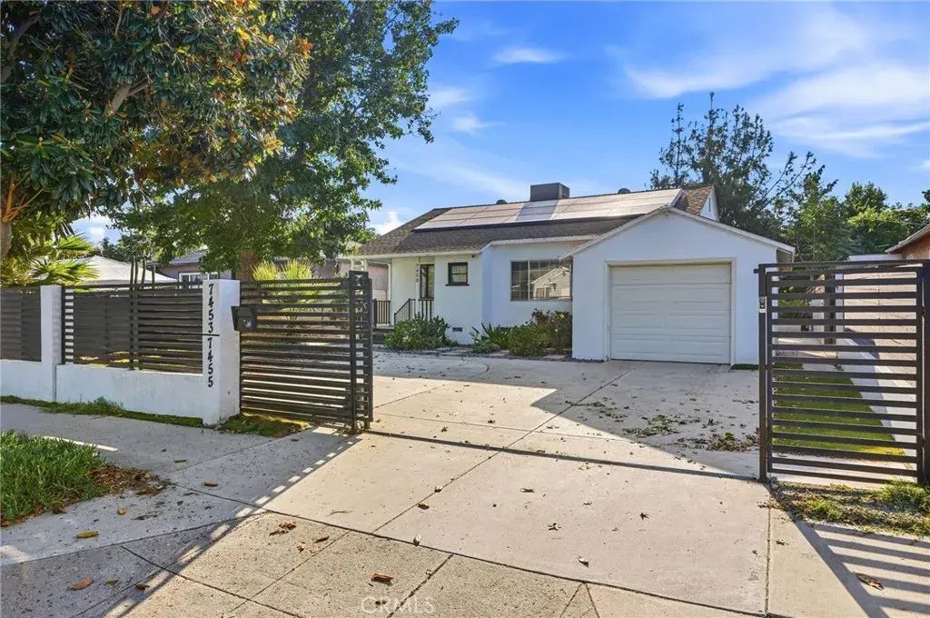 7455 Blewett Avenue, Van Nuys