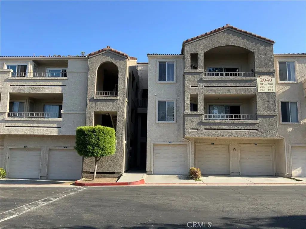 2040 Las Colinas Circle 305, Corona