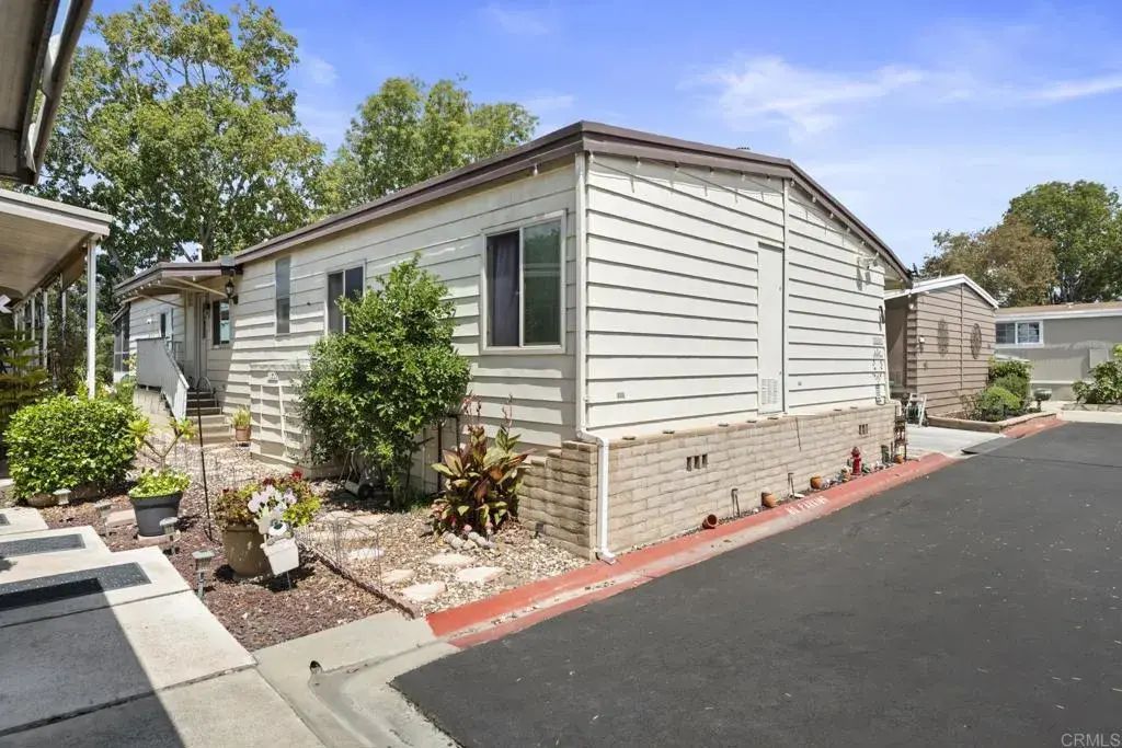 3340 Del Sol 136, 