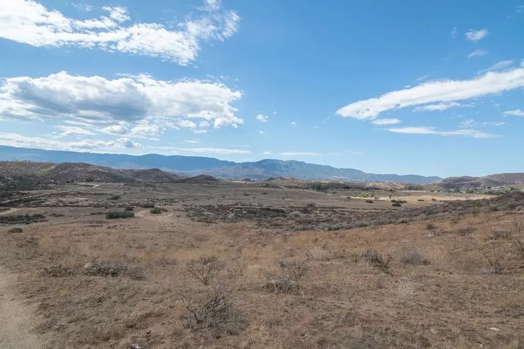42122 Powerline, Hemet