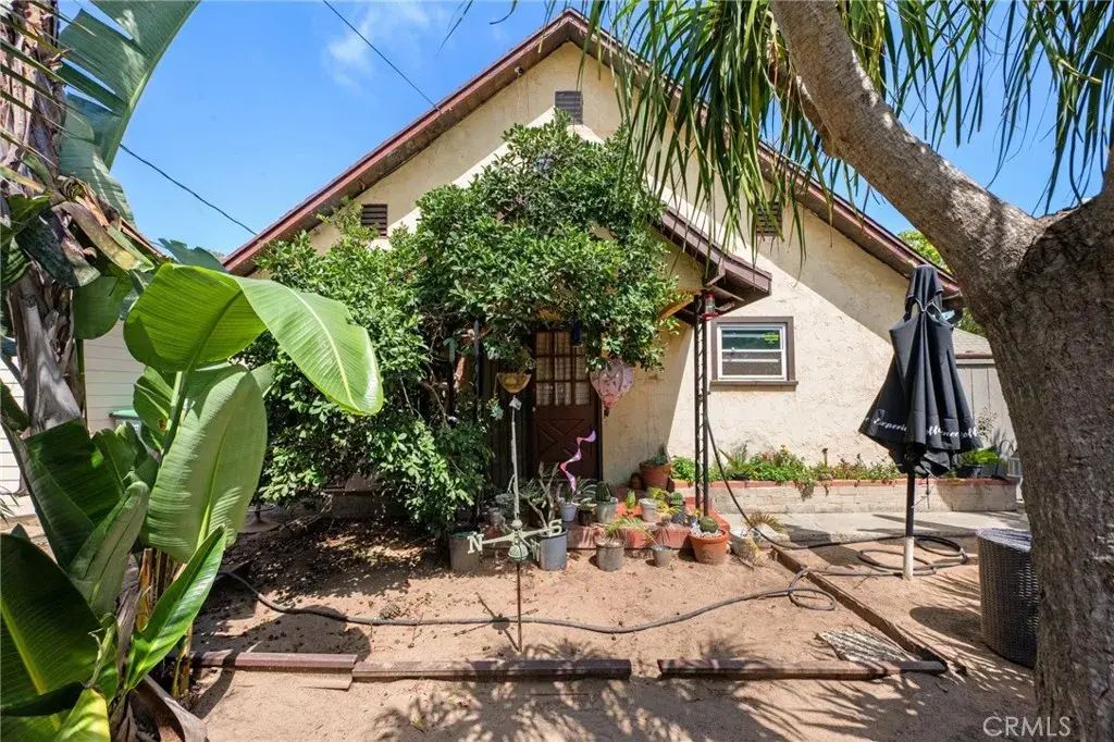 162 Cecil, Costa Mesa