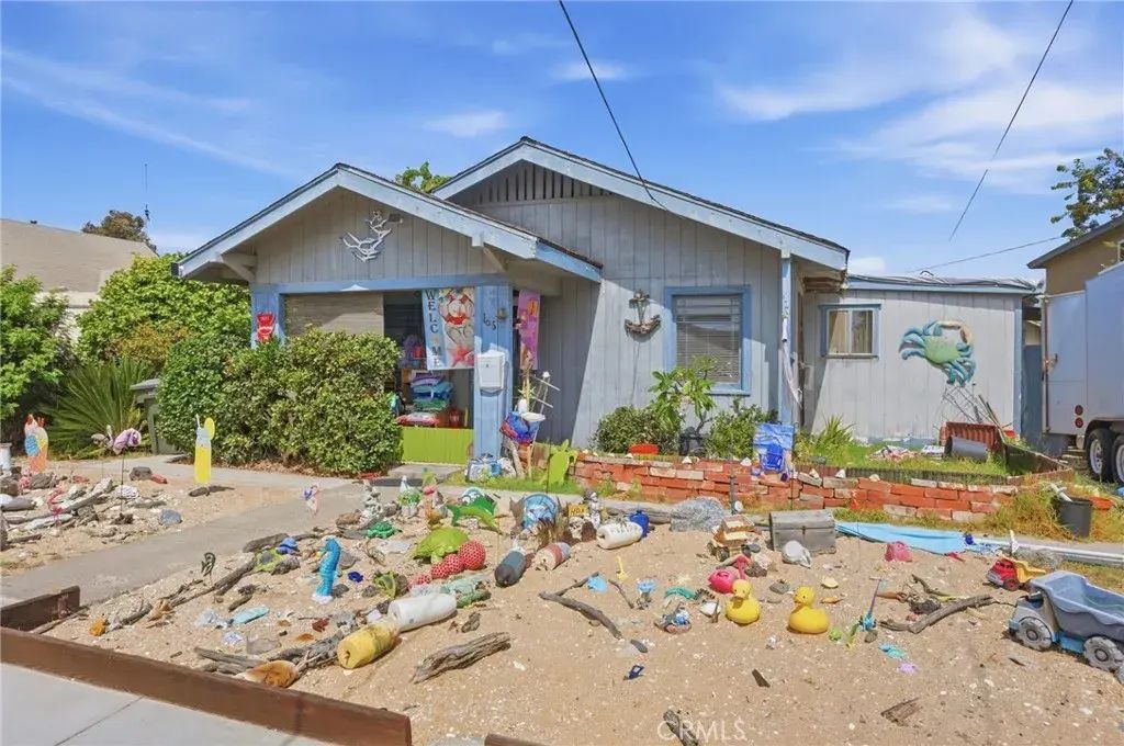 166 Cecil, Costa Mesa