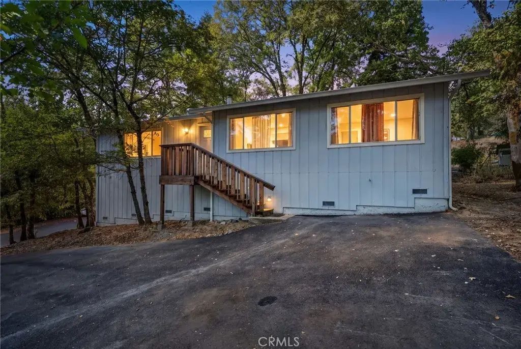 1755 Lupine, Willits