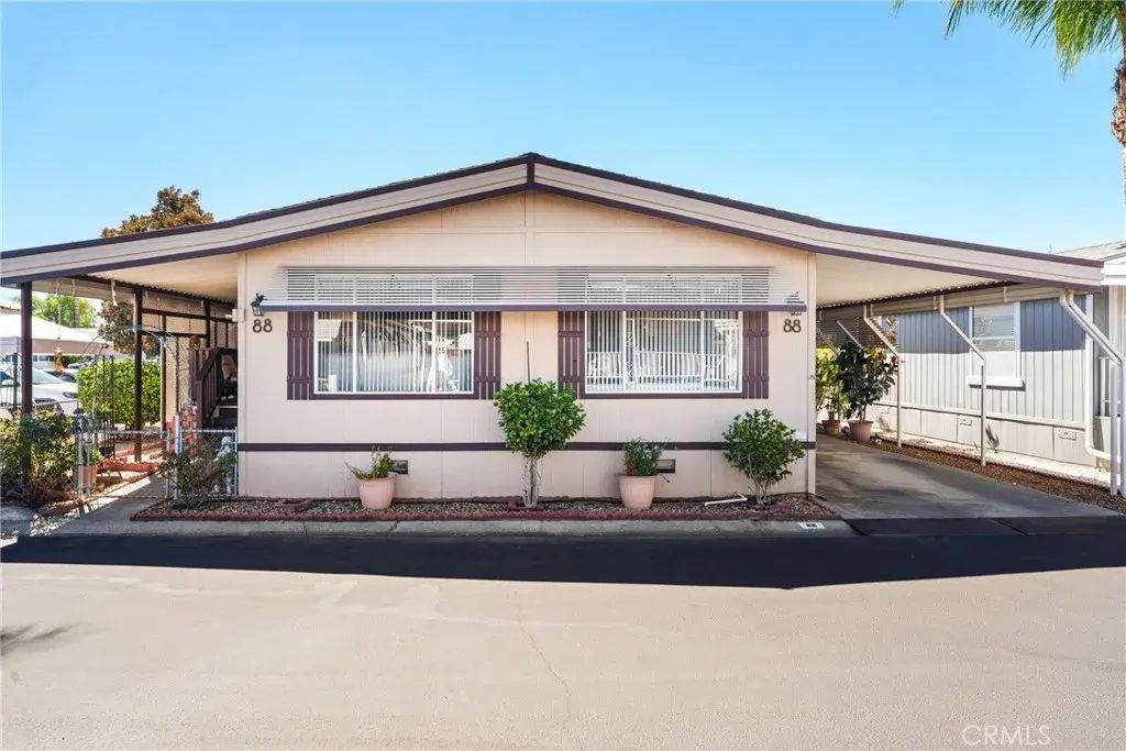 1212 H 88, Ramona