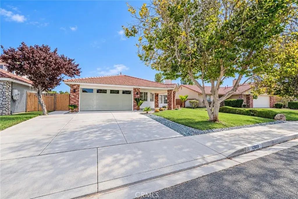 12609 Sunbird Lane, Victorville
