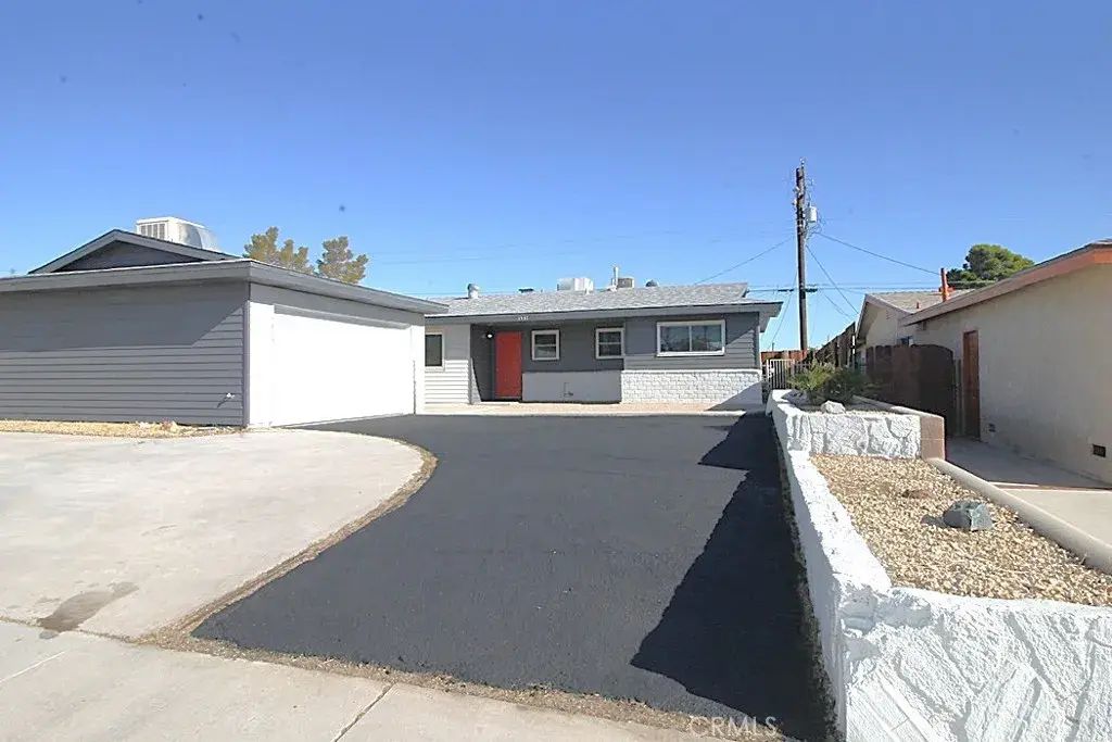1537 De Anza, Barstow