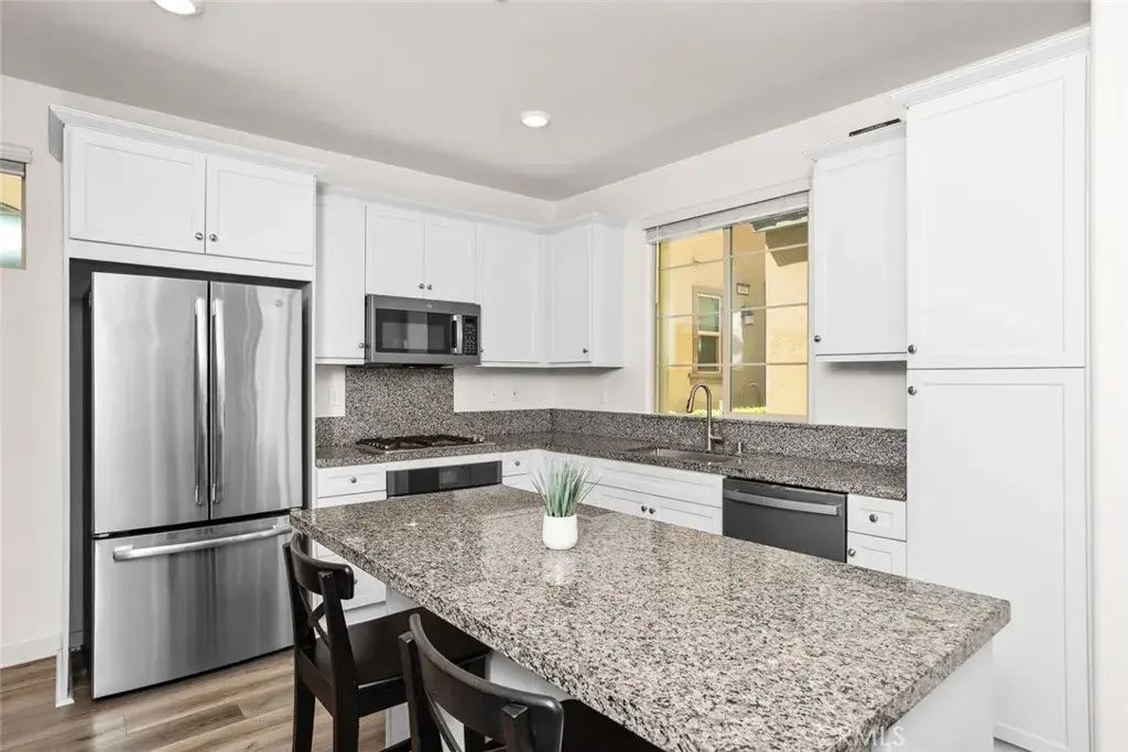817 Cranberry Way, Upland
