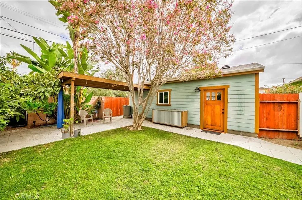 1705 W 52nd, Los Angeles