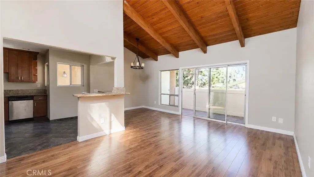 10331 Lindley, Los Angeles