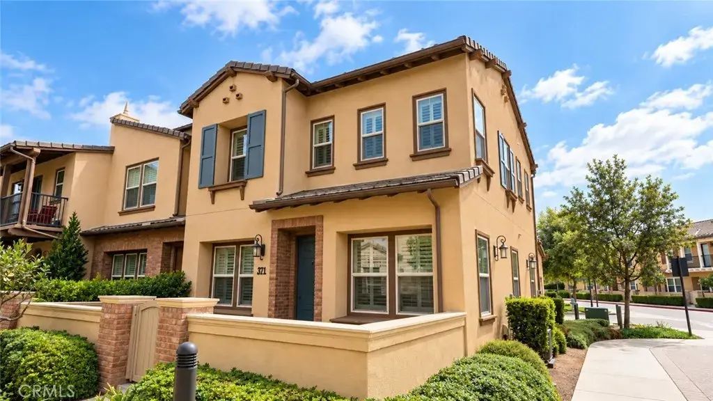 371 Adalina, Brea