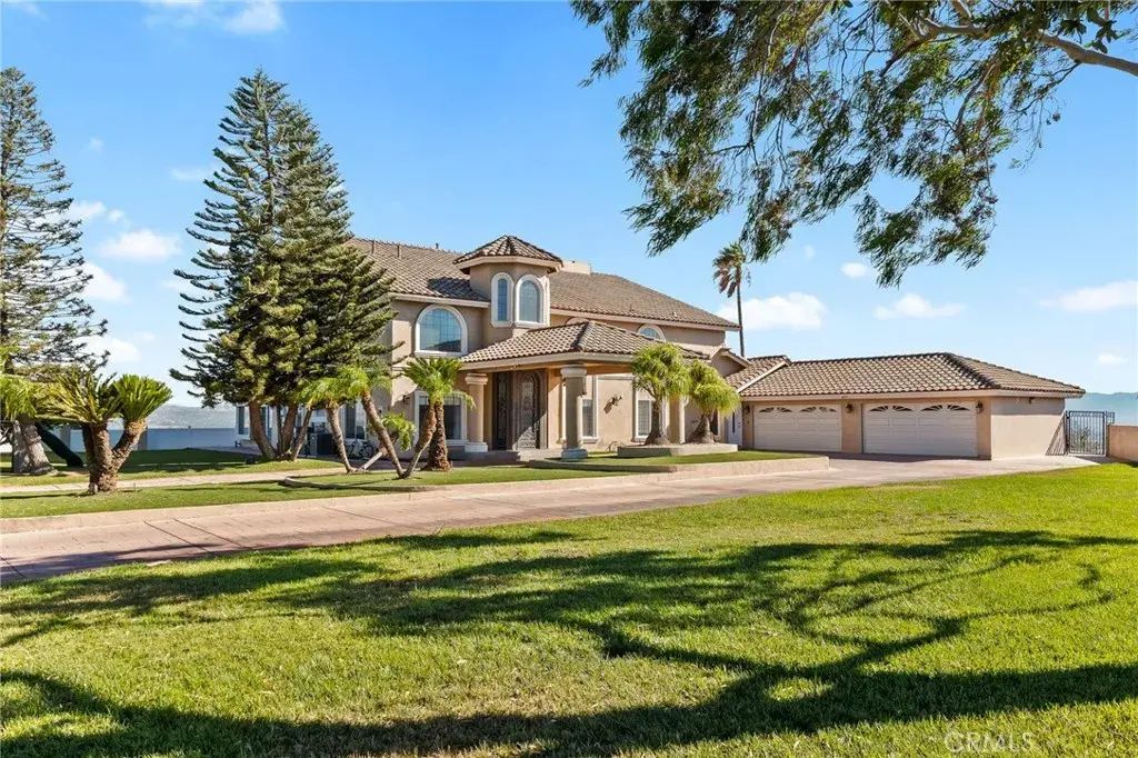 7077 Thunder Ridge Road, Jurupa Valley