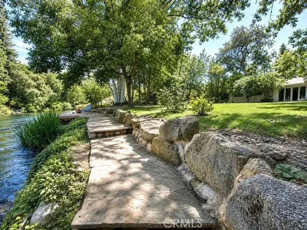 210 Wood Duck Avenue, Sanger