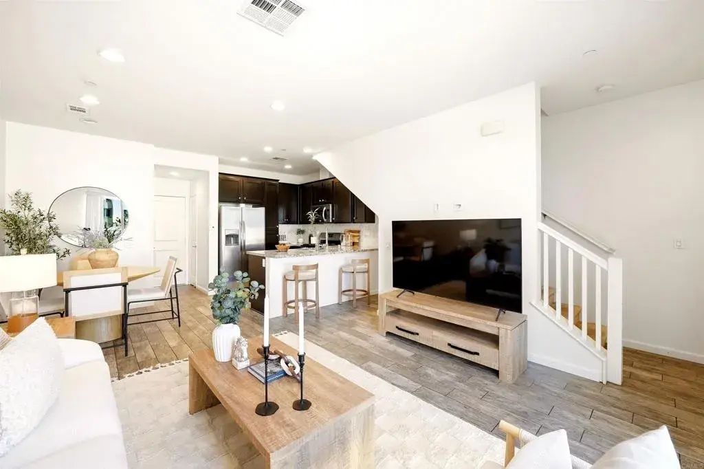 5526 Santa Alicia, 