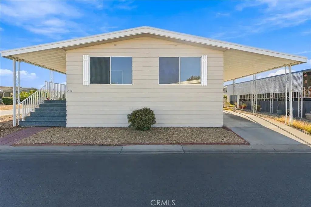 4000 Pierce 239, Riverside