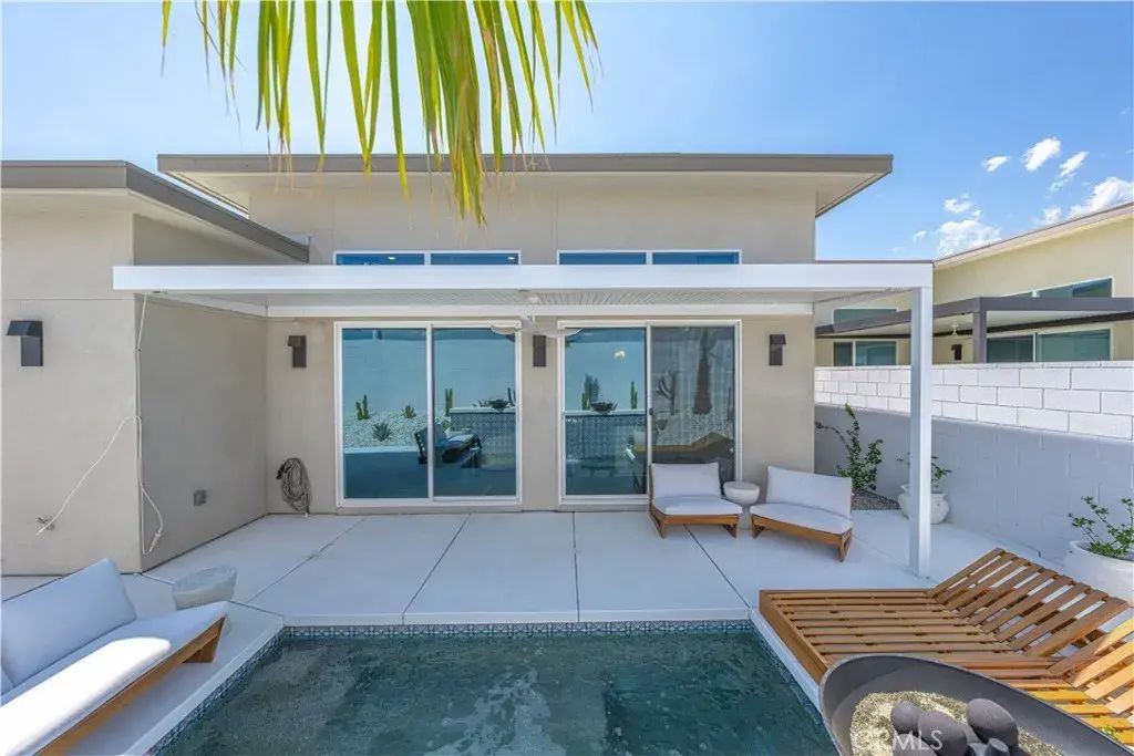 264 Mustang, Palm Springs