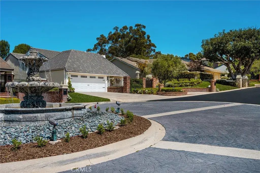 5603 E Crest De Ville, Orange