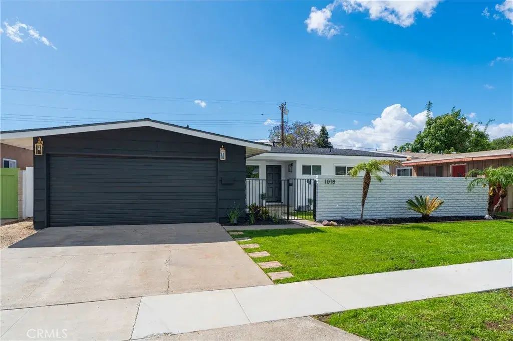 1018 N Wright, Santa Ana
