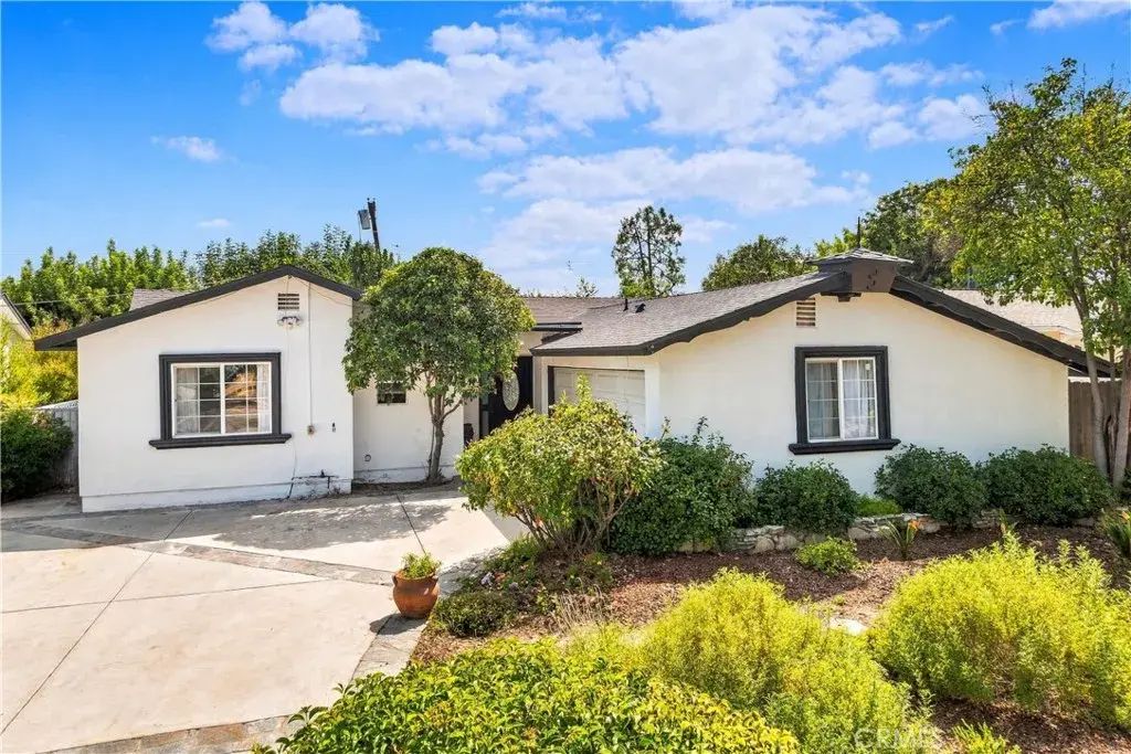 24118 Mobile Street, West Hills