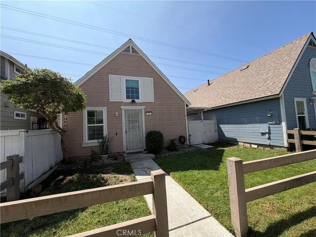 14515 Woodland 13, Fontana