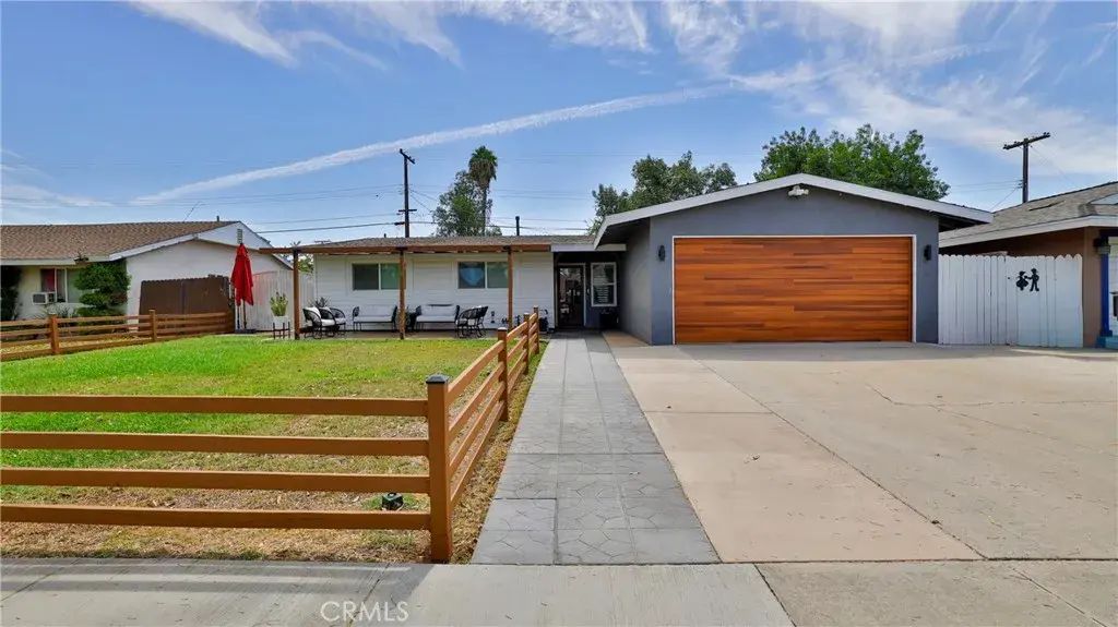 10068 Fox, Riverside