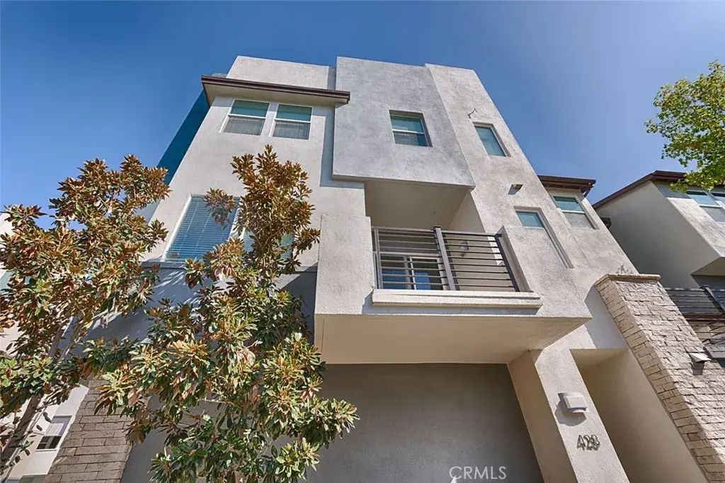 428 Broadway, Brea
